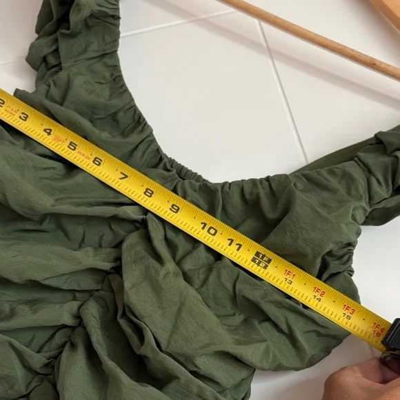 GAP Olive Ruched Tank Top​ - Picture 6 of 6